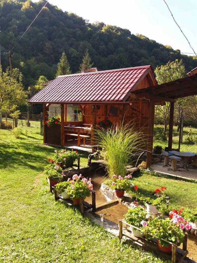 Sipovo Domacinstvo Ubovic 빌라 외부 사진